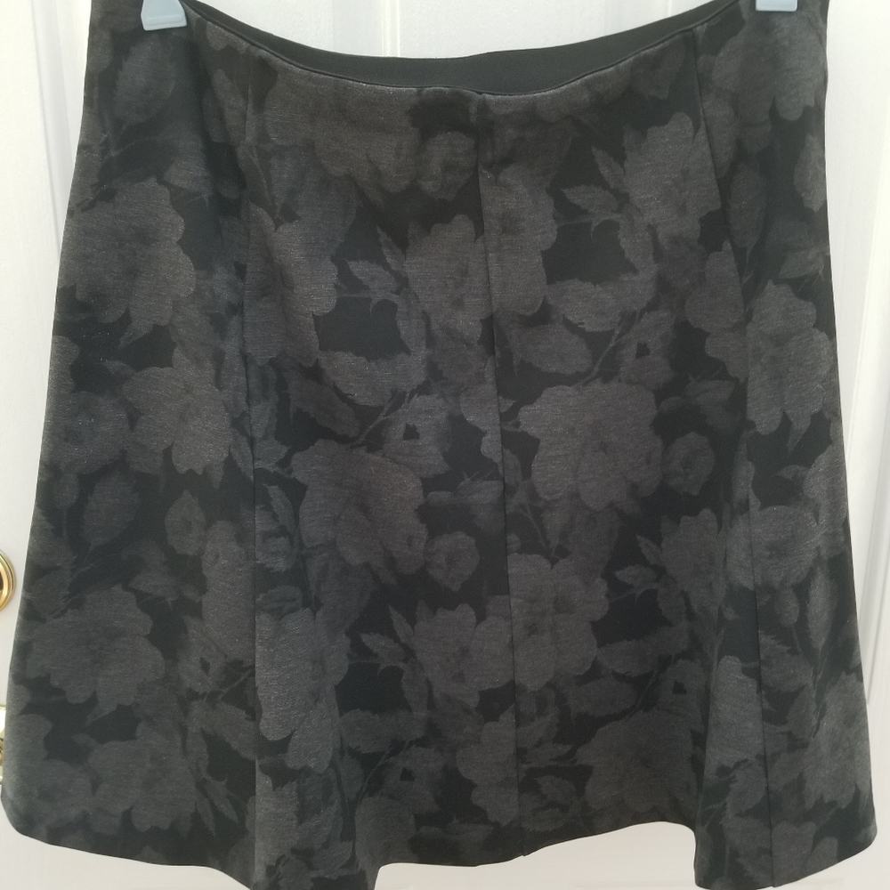 Pretty paneled circle skirt for professional wear